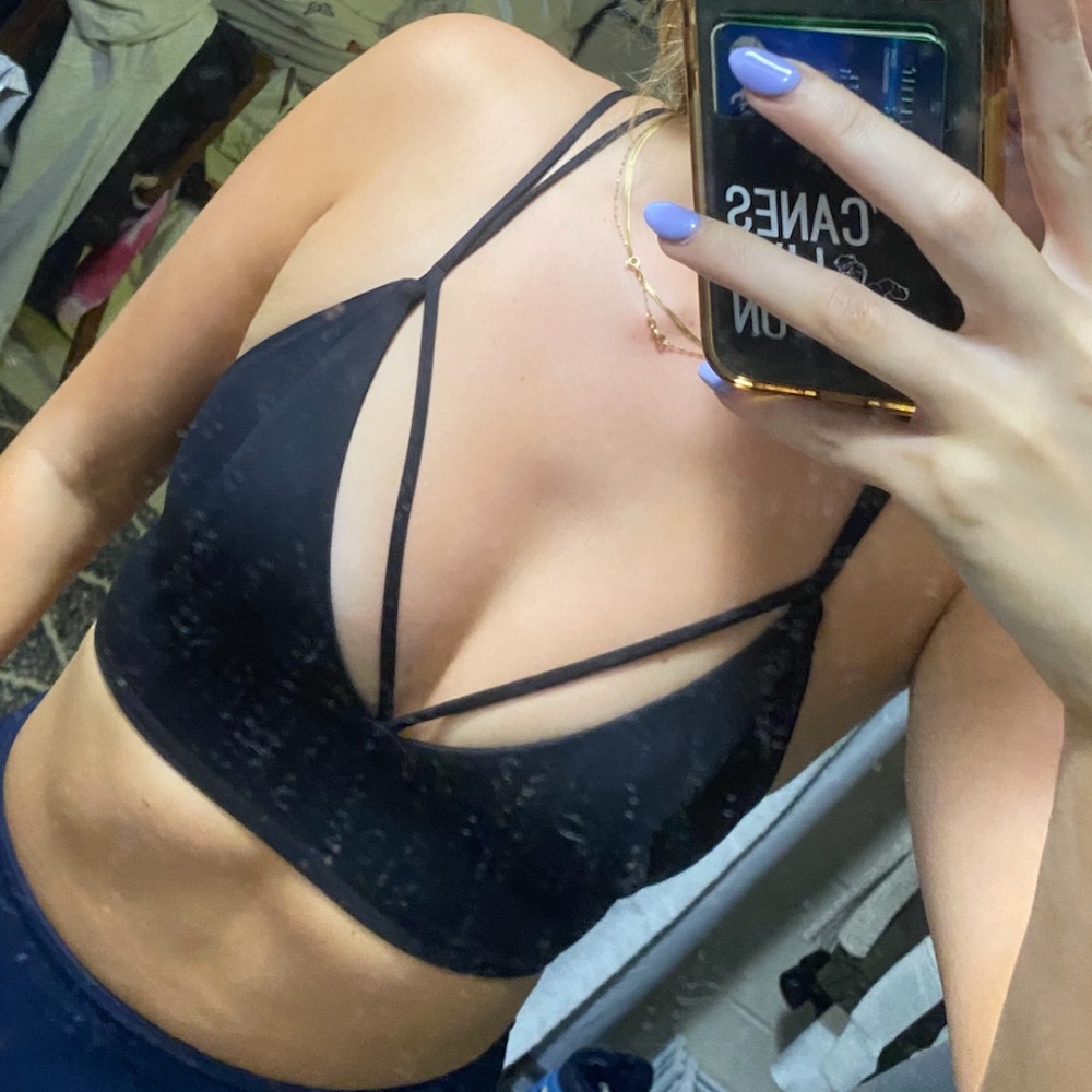 LULULEMON SPORTS BRA